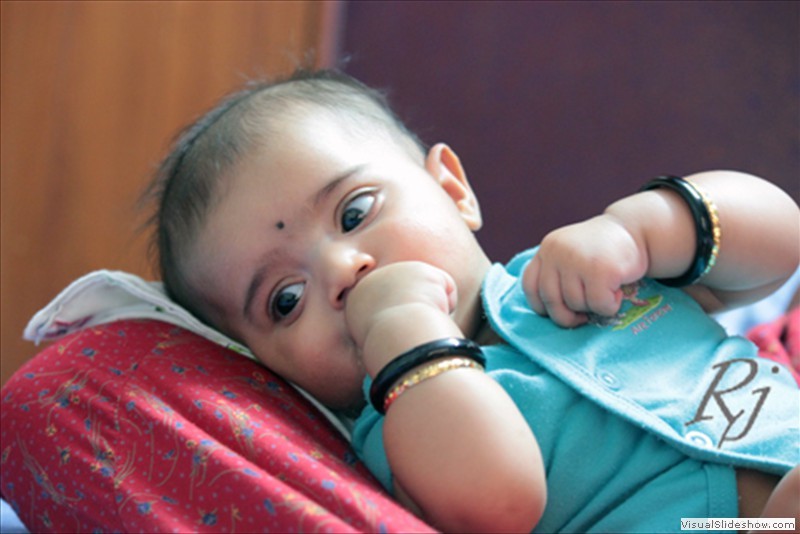 அப்பாடி??!!... அம்மா மடியில் கொஞ்சம் rest